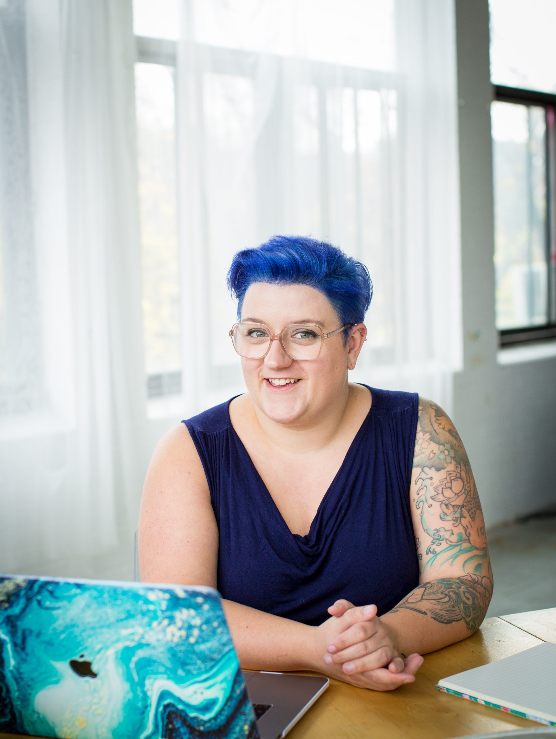 Femme entrepreneur photo professionnelle studio